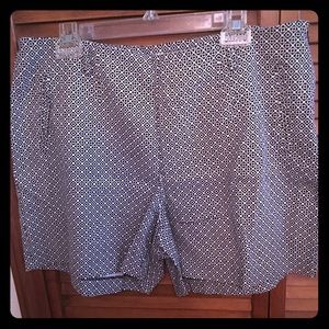 🦋NWOT/CUTE CATO BLACK & WHITE SHORTS🦋 Size 18W